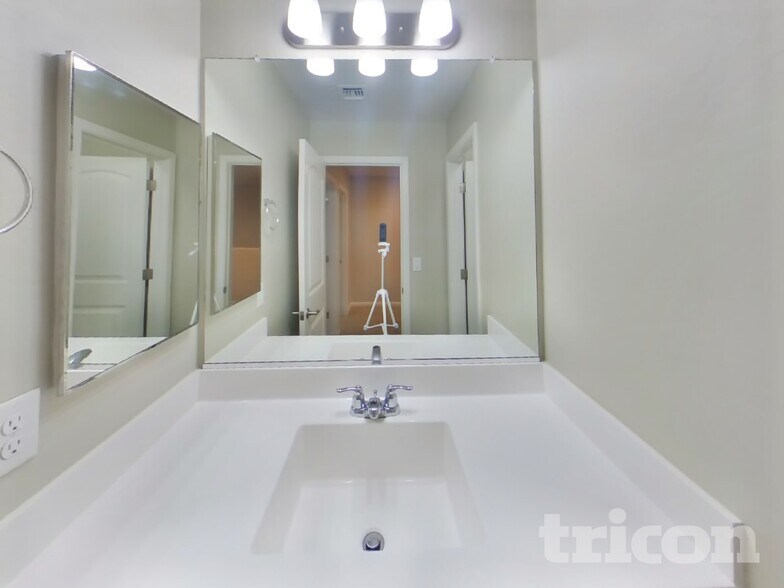 Building Photo - 12578 W Steed Ridge