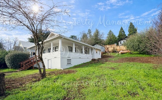 Building Photo - Sonora Sweet Spot | Updated 2BR, Soaking Tub, Fenced Yard + Porch
