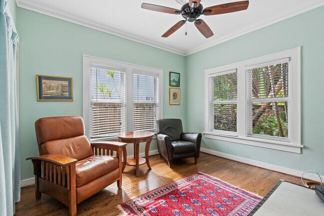 Building Photo - 621 SW 14th Terrace