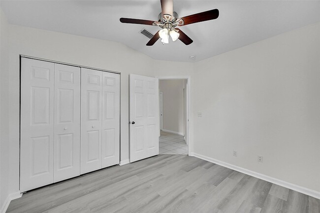 Building Photo - 5642 NW 118th Dr