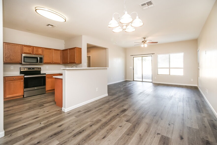 Building Photo - 17320 W Caribbean Ln