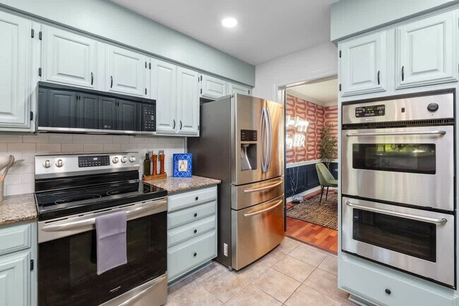 Building Photo - 13702 Yellow Oak Cir