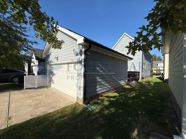 Building Photo - Lovely 3-Bedroom Home with Granite Kitchen, Office Nook & Finished Garage – Near Downtown Knightd...