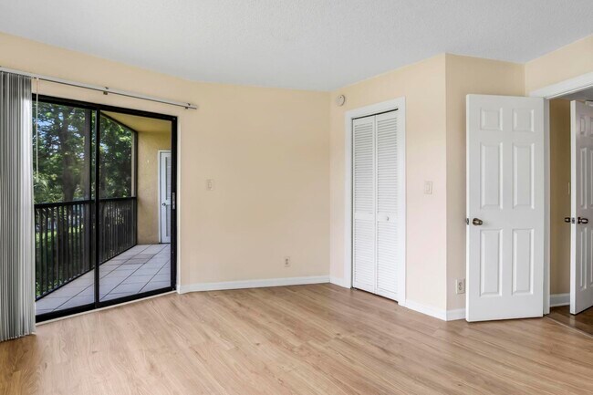 Building Photo - 9000 NW 28th Dr