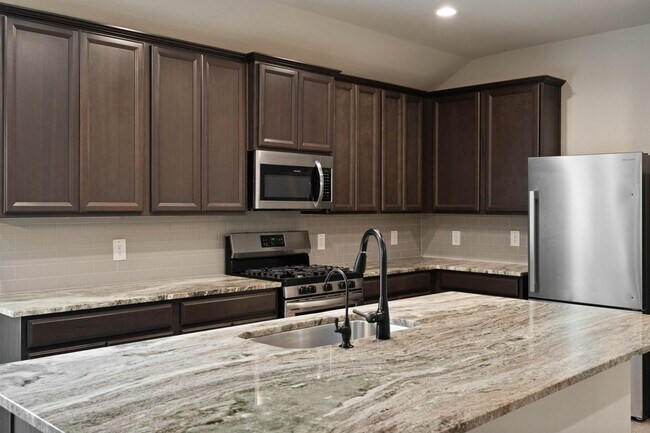 Building Photo - 914 Golden Willow Ln