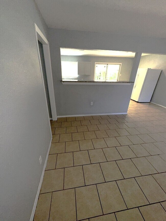 Building Photo - NEW IN MANAGEMENT - AVAILABLE NOW! $100 OFF MOVE IN SPECIAL