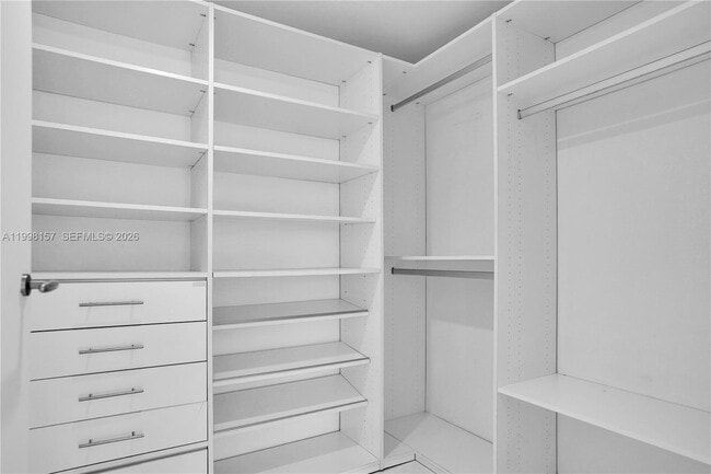 Building Photo - 200 Biscayne Blvd Way