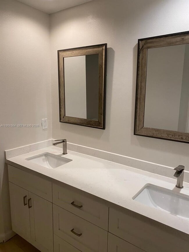 Building Photo - 3245 NE 184th St