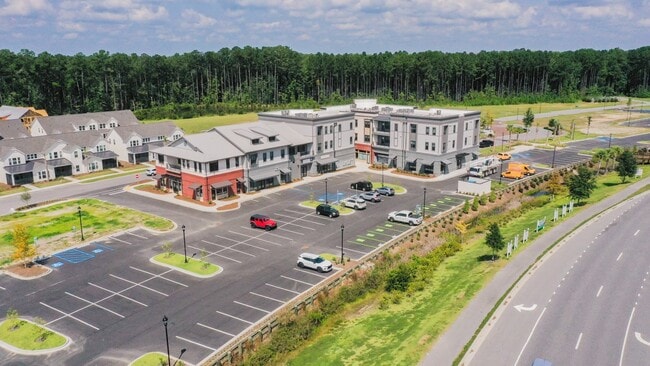 Building Photo - Modern Apartments Conveniently Located off Backwater Parkway!