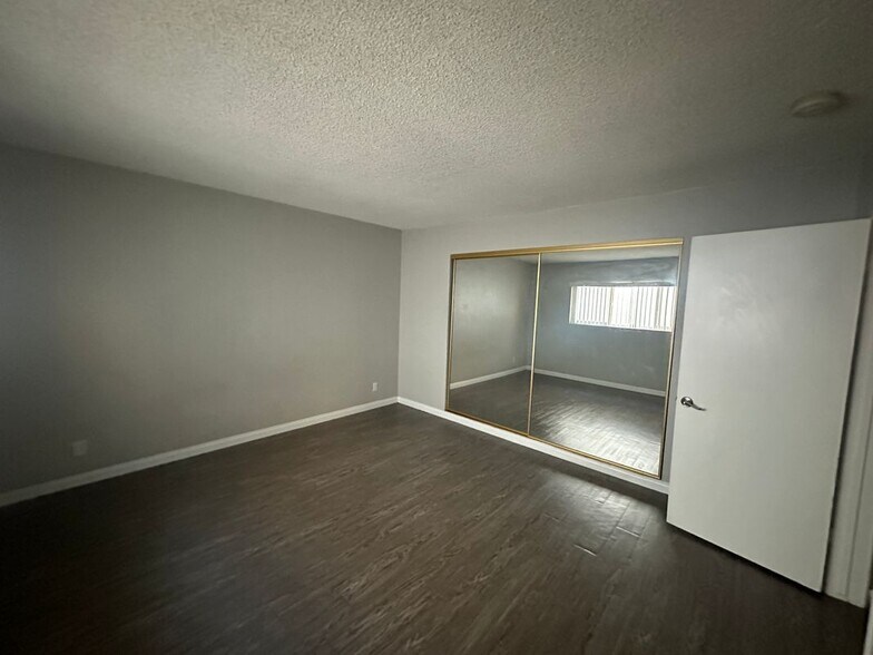 Building Photo - 5840 Hazeltine Ave