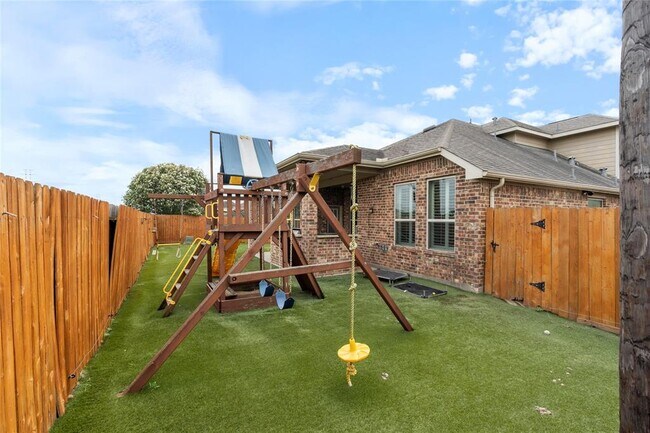 Building Photo - 3306 Benbrook Springs Ln