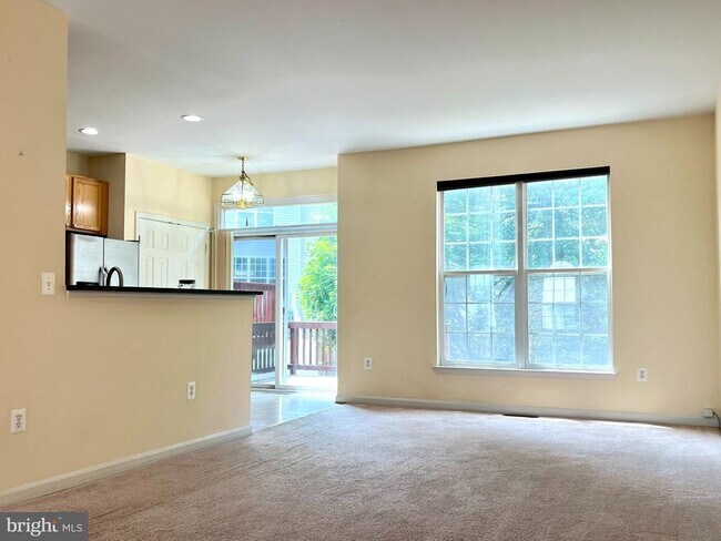 Building Photo - 15720 Palermo Terrace