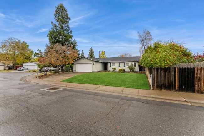 Building Photo - Gorgeous Home in Carmichael!