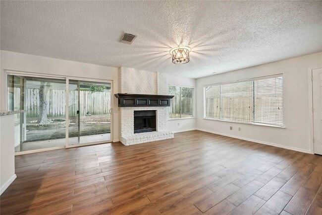 Building Photo - 12800 Briar Forest Dr