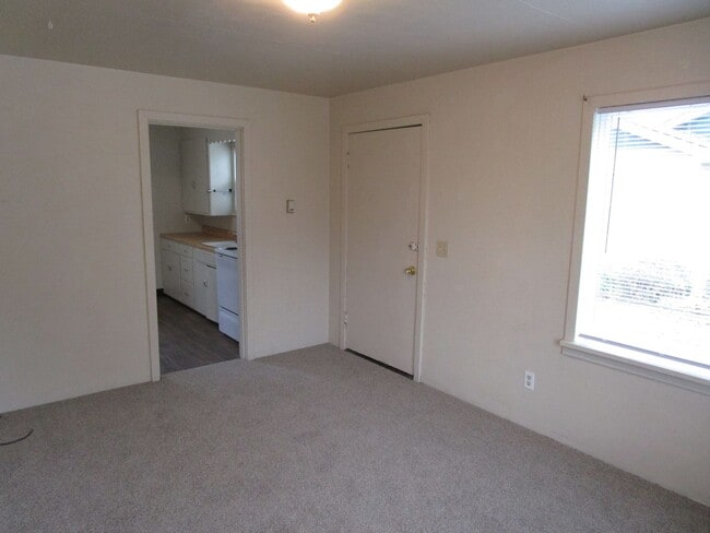 Building Photo - 0352