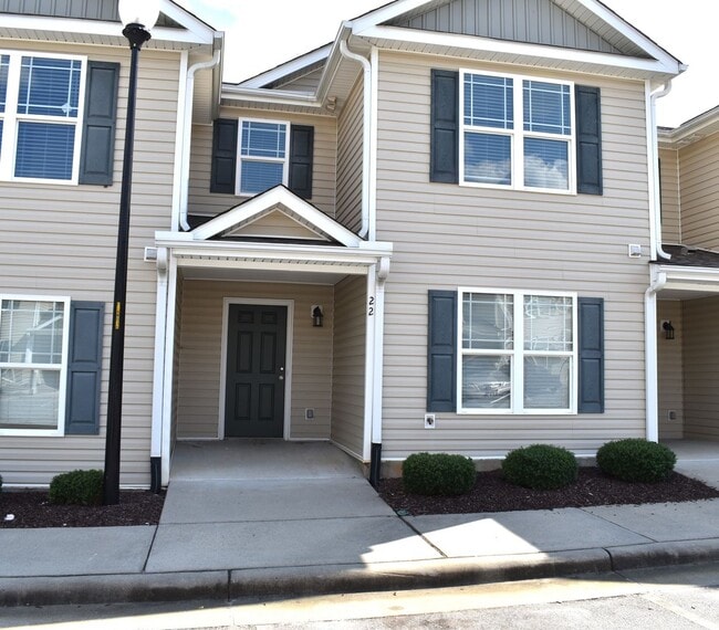 Building Photo - MOVE IN SPECIAL!!! $200 OFF FIRST MONTHS RENT