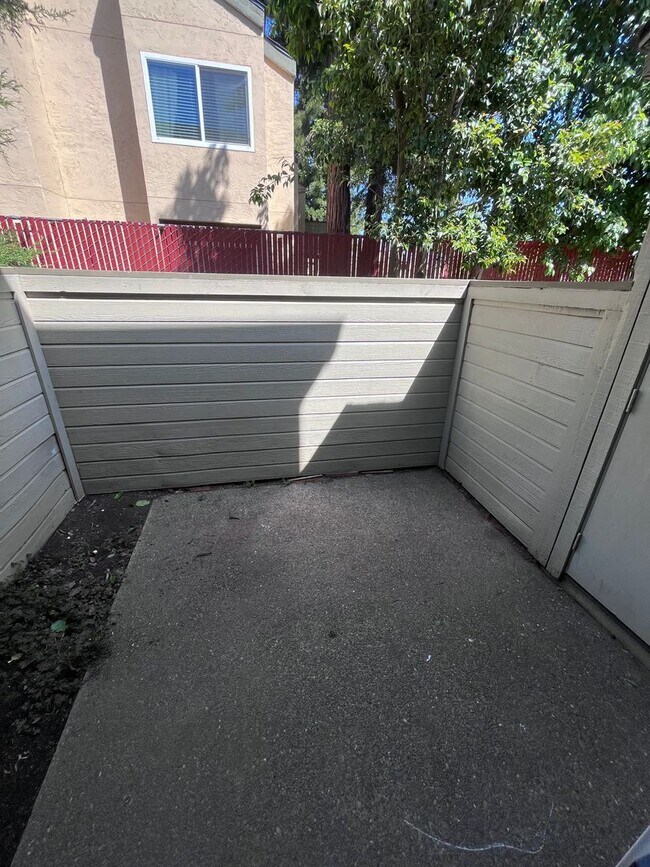 Building Photo - NICE CONDO FOR RENT IN ROSEMONT AT COBBLESTONE GLEN III - Move-In Special $500 OFF FIRST MONTH'S ...