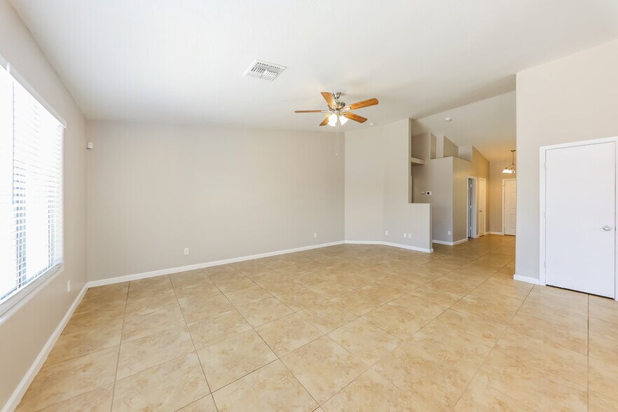 Building Photo - 16243 W Yucatan Dr