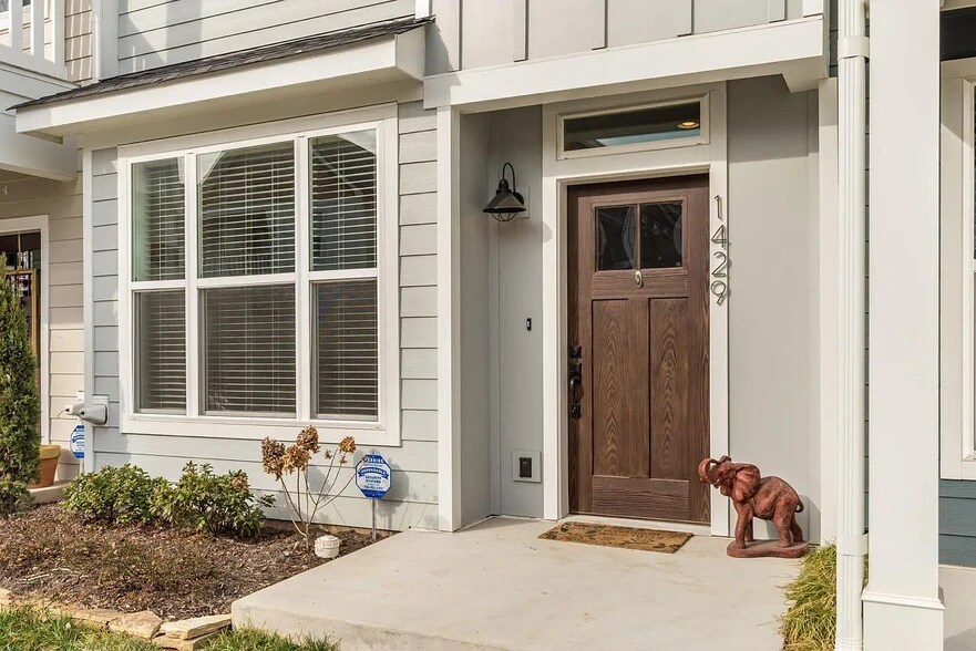 Building Photo - 1429 Park Ave