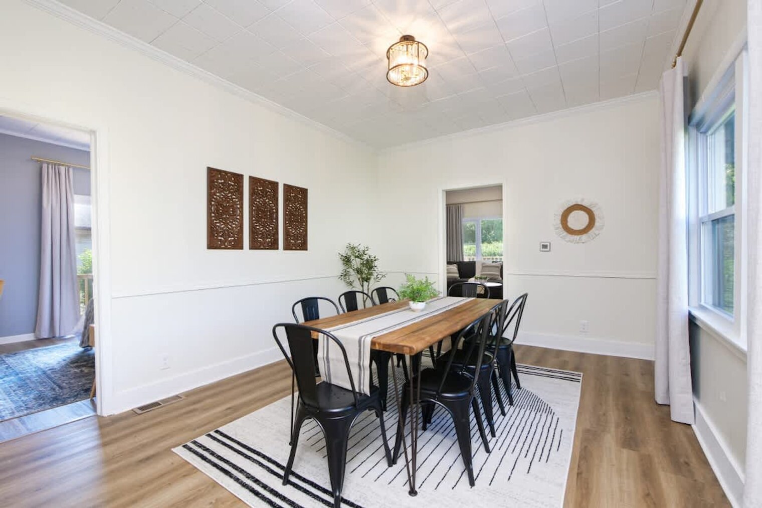 Building Photo - 729 E State St