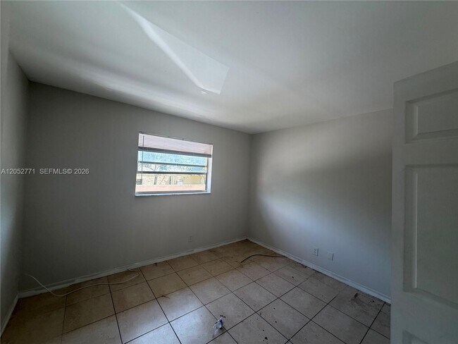 Building Photo - 101 NE 41st St