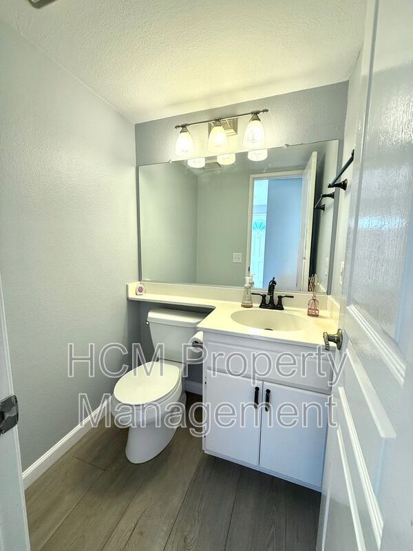 Building Photo - 20975 Eagles Glen