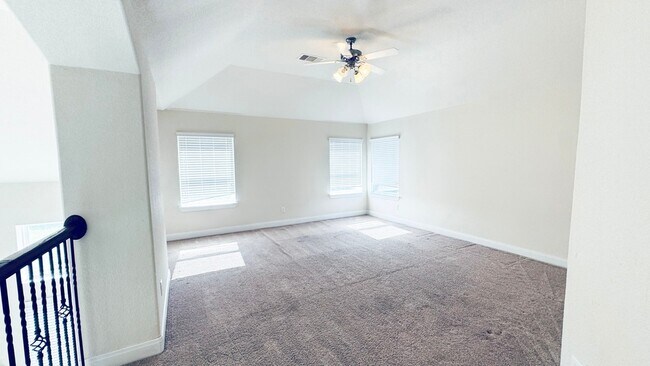 Building Photo - 1236 Laurel Lp