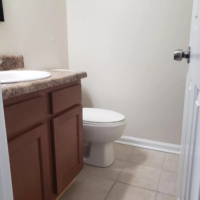 Building Photo - 1725 Olde Buckingham Rd