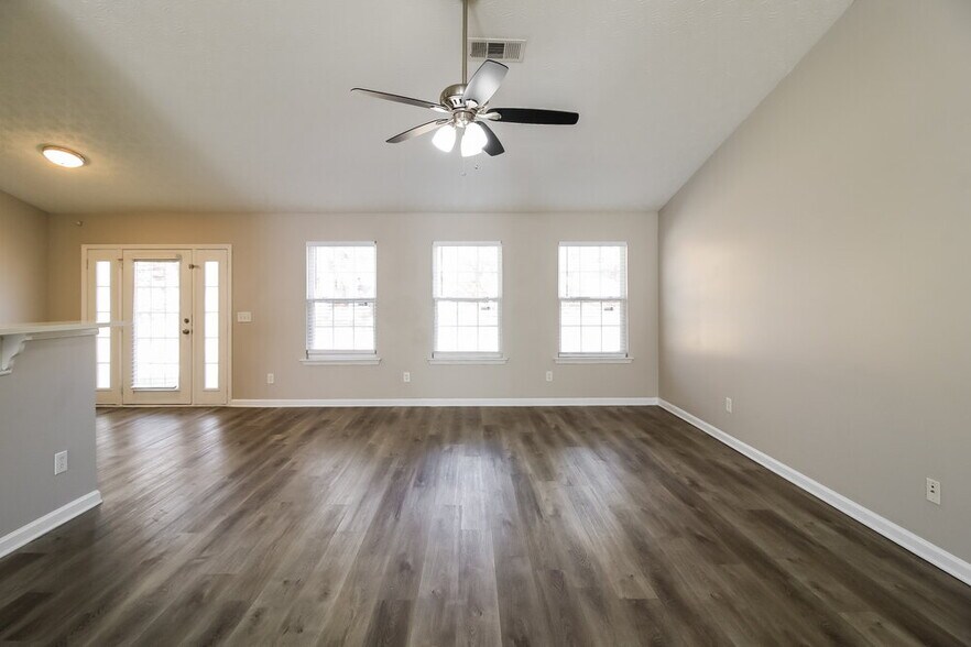 Building Photo - 3105 Evergreen Eve Crossing