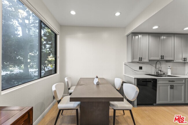 Building Photo - 8110 Manitoba St