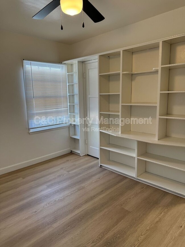 Building Photo - 14012 Sylvanwood Ave