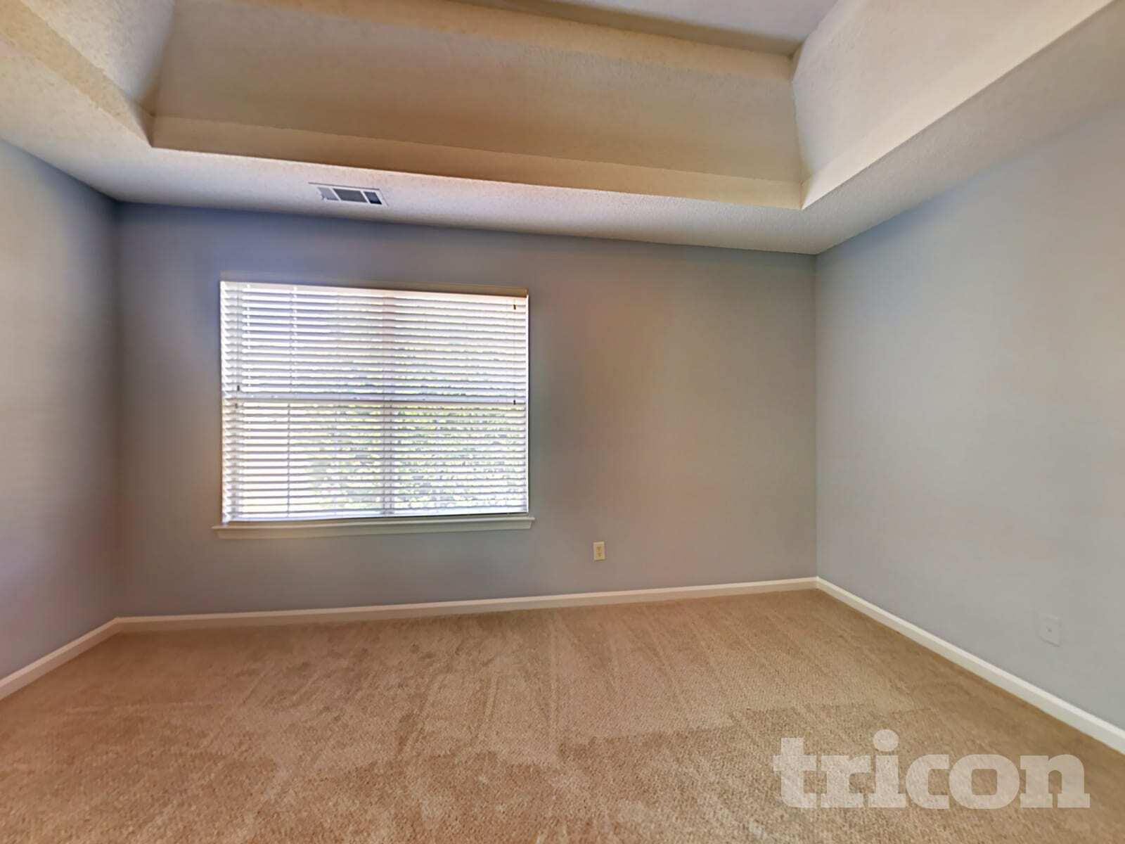 Building Photo - 1100 Village Oaks