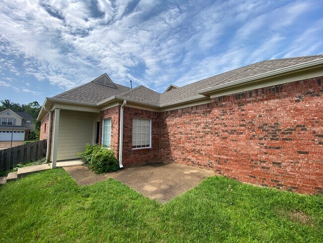 Building Photo - 9112 Cinderhill Cove W