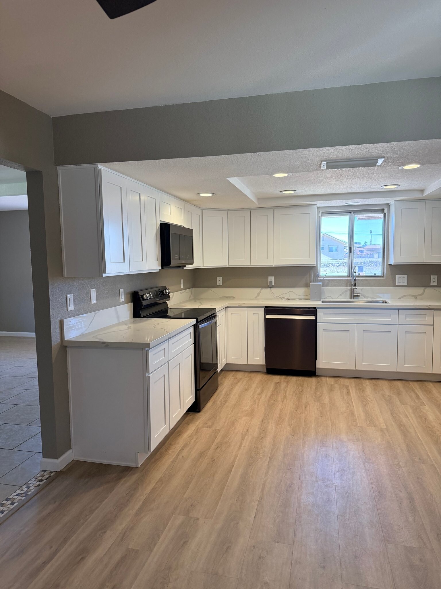 Building Photo - 1785 Beavertail Dr