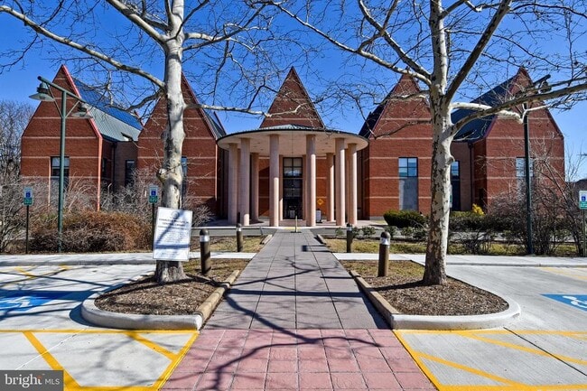 Building Photo - 6135 Edsall Rd