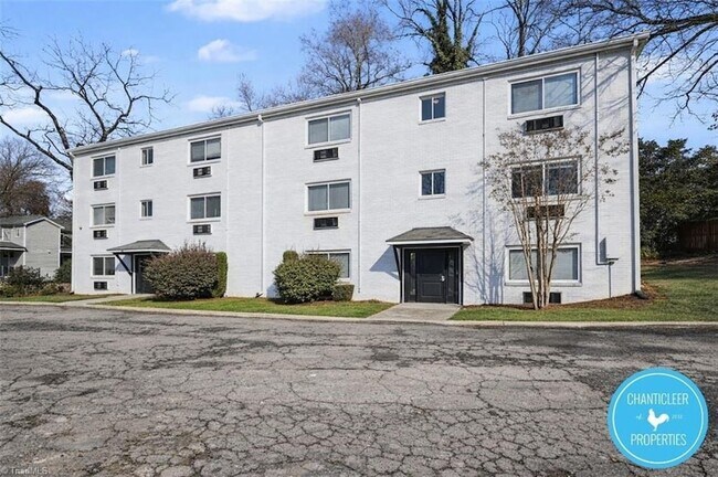 Building Photo - 1047 W Academy St