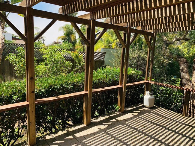 Building Photo - Leucadia Guest Cottage - Unfurnished