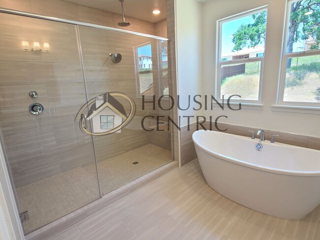 Building Photo - Luxurious Newer Construction Rental Home I...