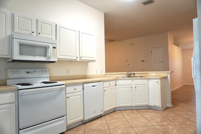 Building Photo - 3817 La Flor Dr