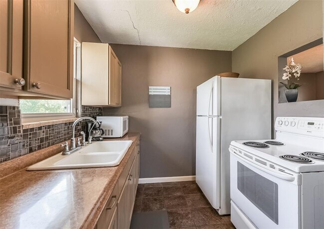 Building Photo - 8107 Tye Ln