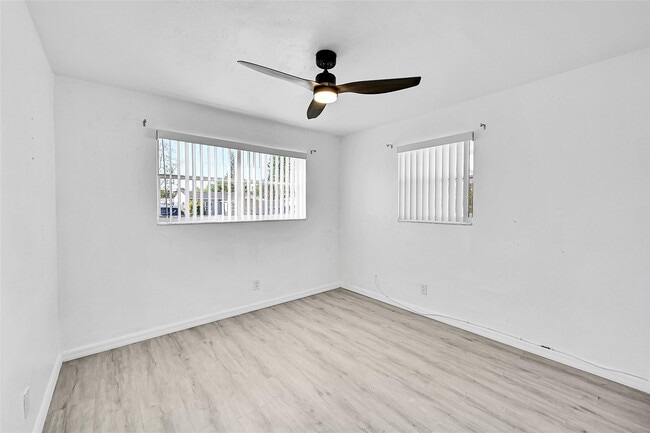 Building Photo - 2409 Taft St