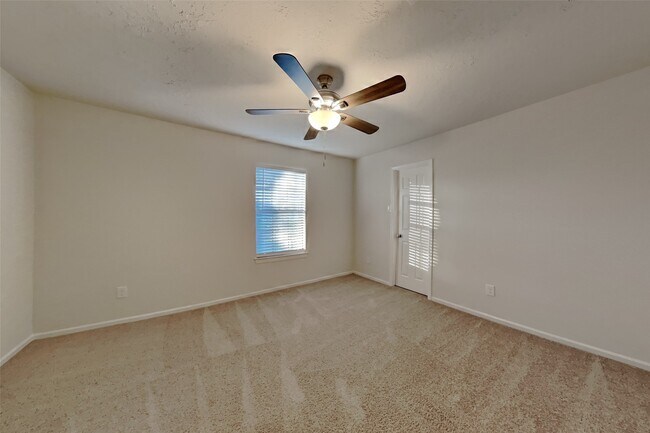 Building Photo - 8335 Sparkling Springs Dr