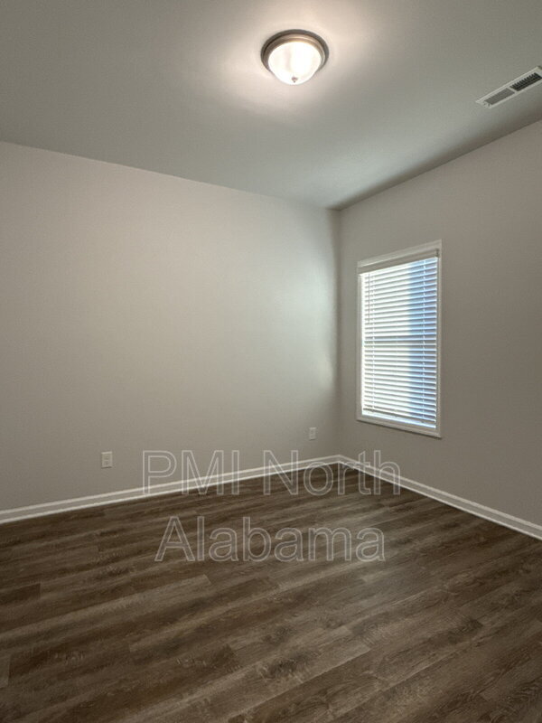 Building Photo - 102 Ranna Dr