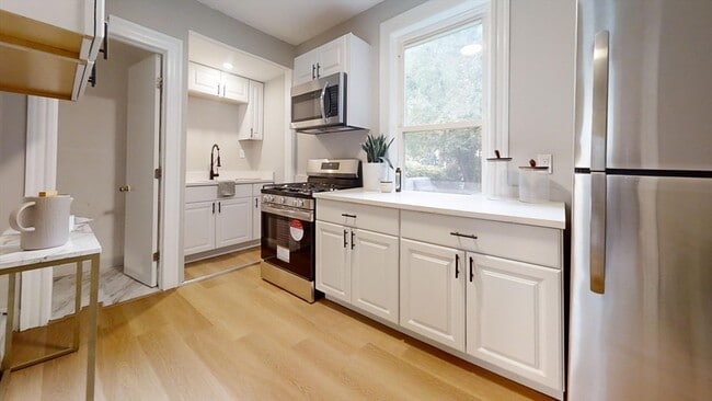 Building Photo - 227 R Western Ave