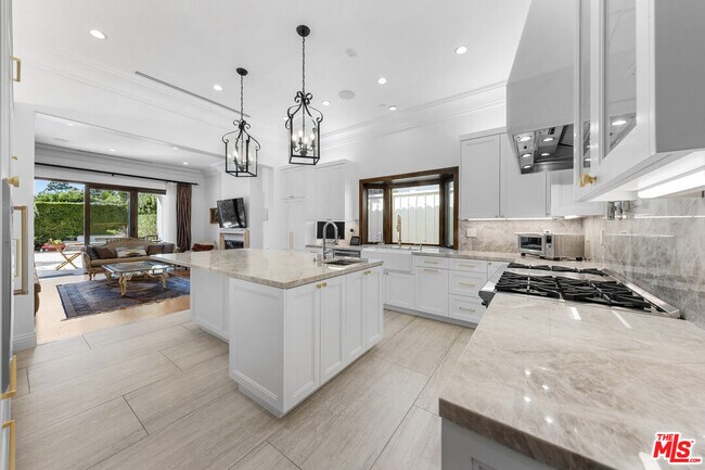 Building Photo - 1148 Centinela Ave