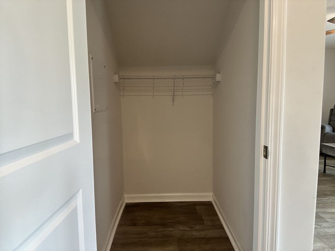 Building Photo - 5459 Carolines Way