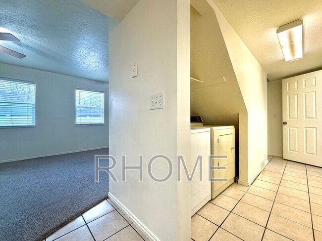 Building Photo - 326 Fenton Ave