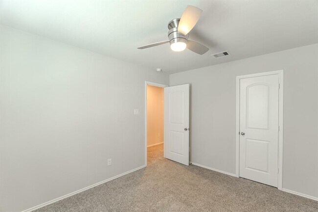 Building Photo - 9327 Colonial Bent Pl