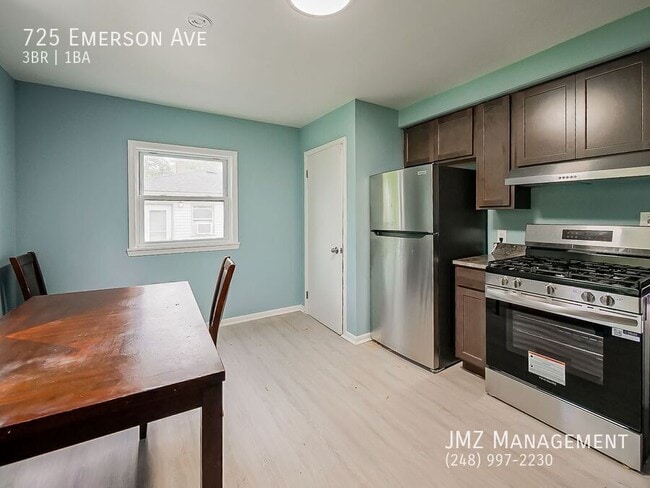 Building Photo - 725 Emerson Ave