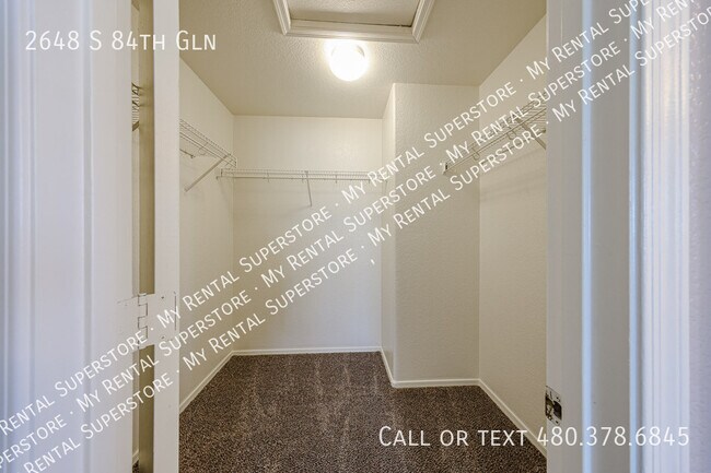 Building Photo - 2648 S 84th Gln